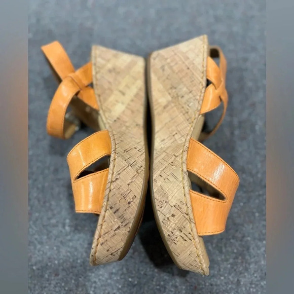 Born Women’s Size 9M Du Jour Heel Light Pale Orange Leather Ankle Strap
Buckle - Picture 2 of 11